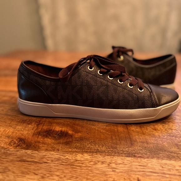 Michael Kors MK Signature Women's Logo Lace Up Sneakers - Picture 1 of 9